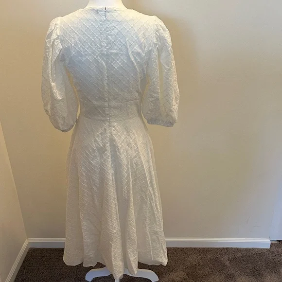 o.p.t Chic White Midi Dress with Puff Sleeves - Picture 6 of 10